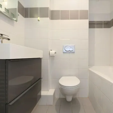 402 - Elegant Et Confortable A 5