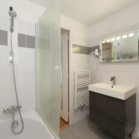 402 - Elegant Et Confortable A 5